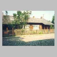 111-1143 Ein neues Holzhaus in der Pinnauer Strasse gegenueber Haus Nolde.jpg